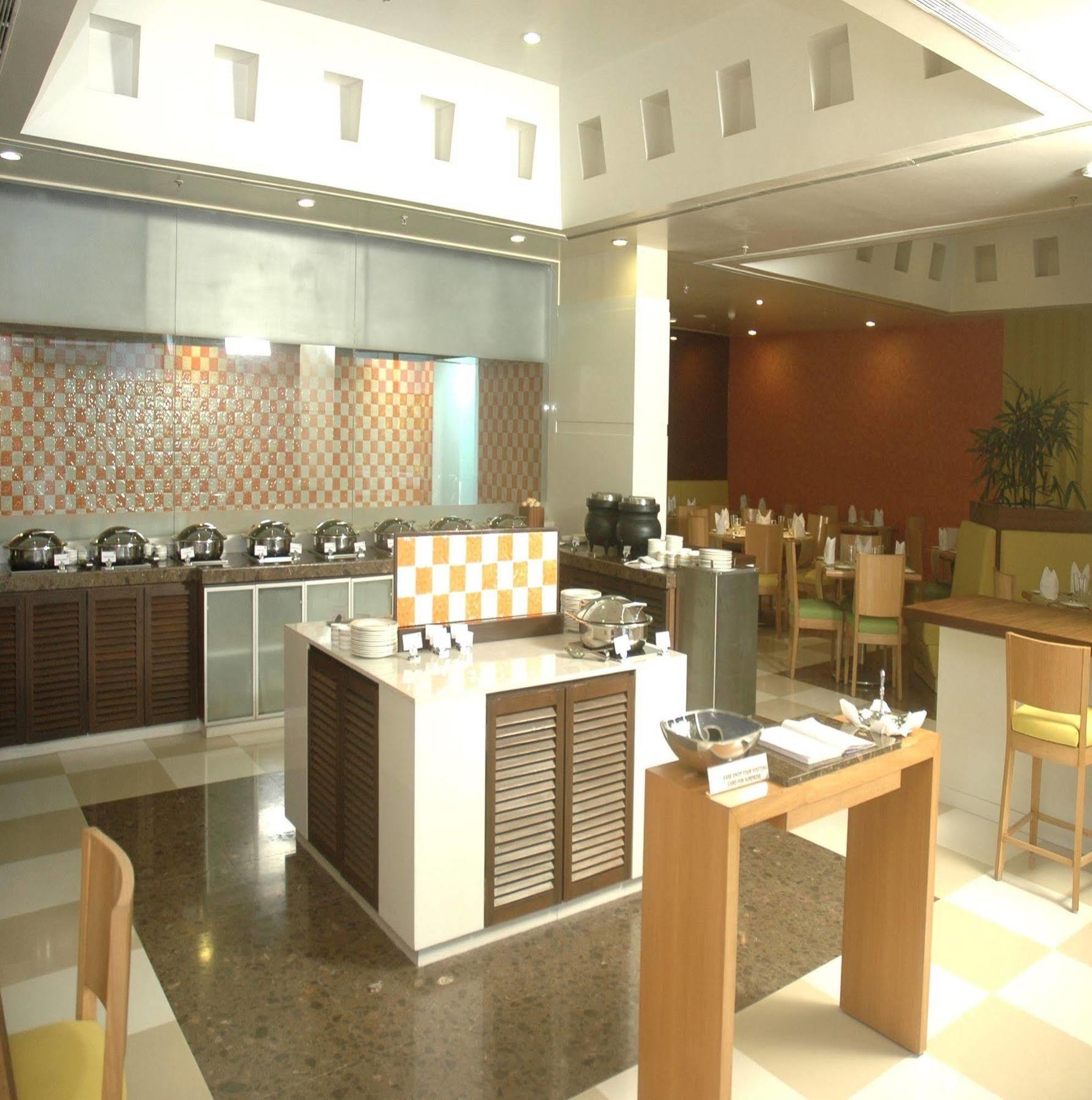 Hometel Chandīgarh Εξωτερικό φωτογραφία